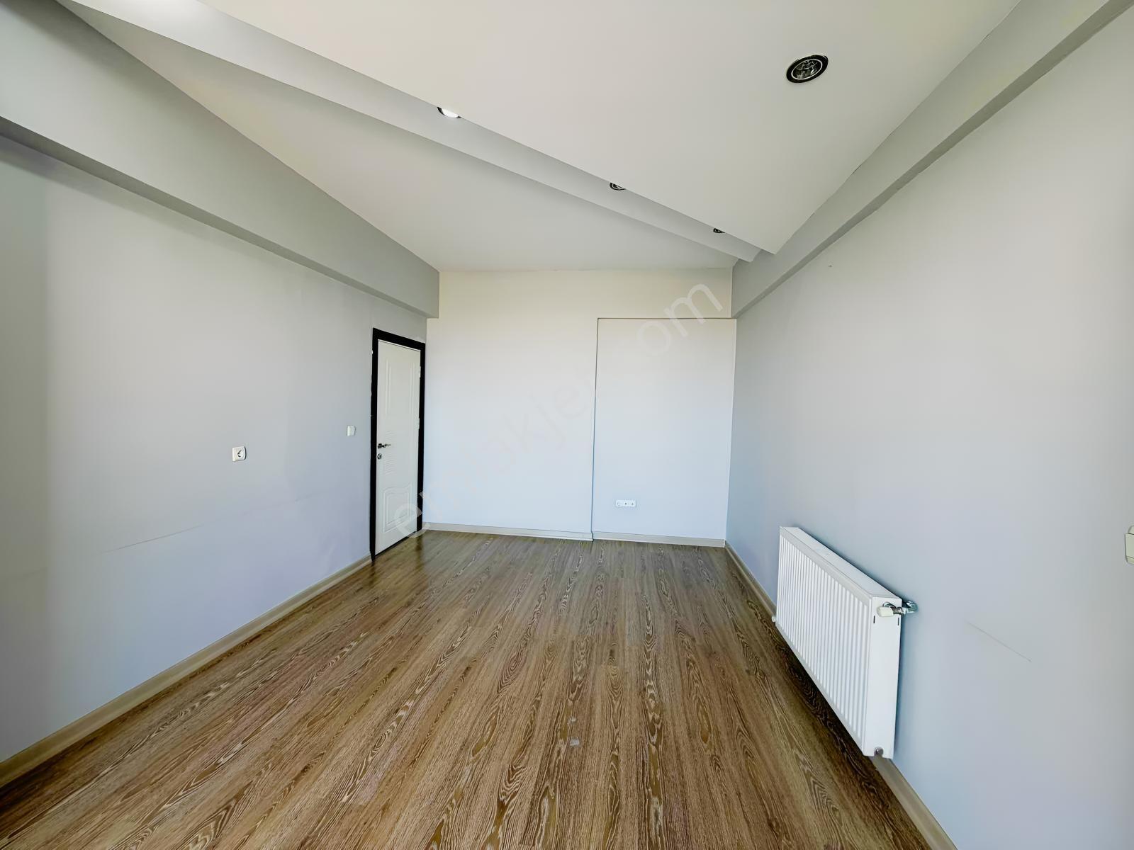 Yusuf Karadağlıdan Yakıncada Az Hsrlı Site İçi Satılık 3+1 Daire — fotoğraf 18