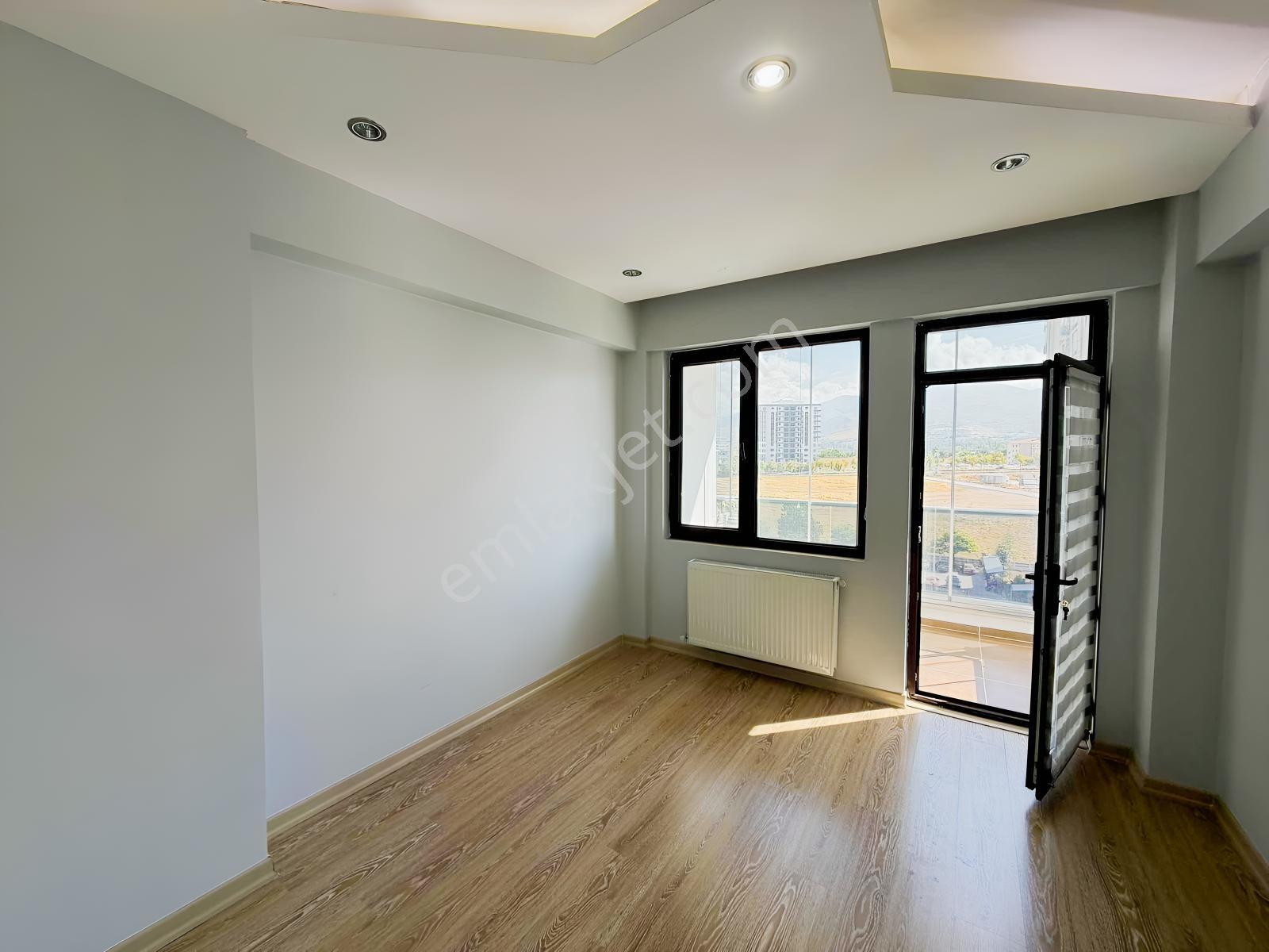 Yusuf Karadağlıdan Yakıncada Az Hsrlı Site İçi Satılık 3+1 Daire — fotoğraf 28