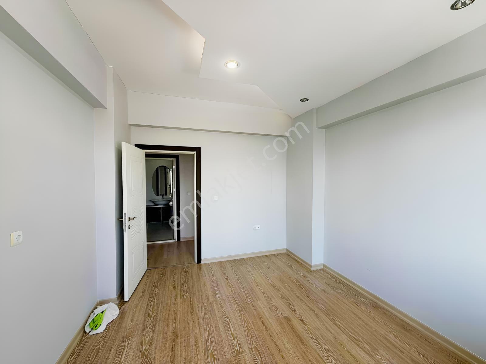 Yusuf Karadağlıdan Yakıncada Az Hsrlı Site İçi Satılık 3+1 Daire — fotoğraf 32