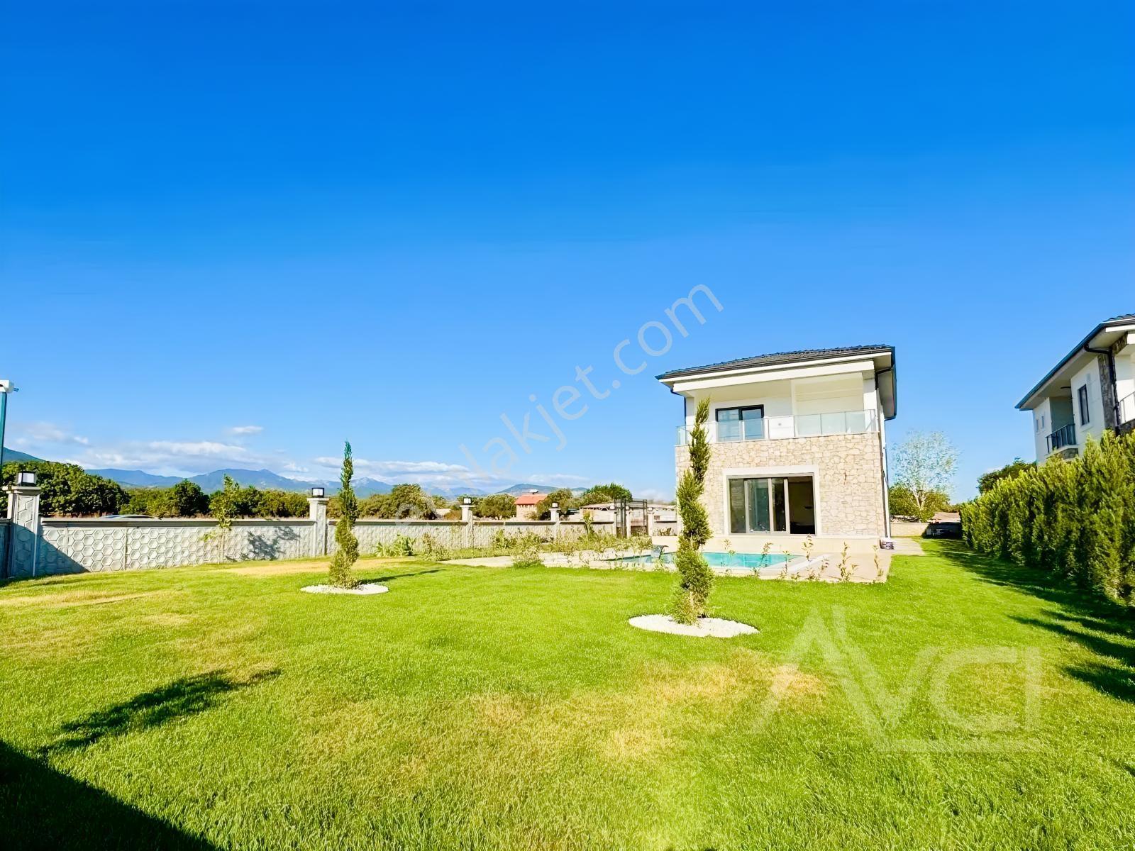 Avcı'dan 600m2 Arsalı Tam Müstakil Havuzlu Villa — fotoğraf 7