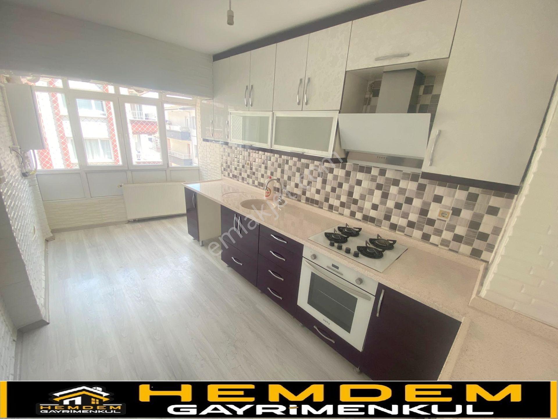 Hemdem Gayrimenkul'Den Topçu'Da Geniş Ferah 6+1 Satılık Daire