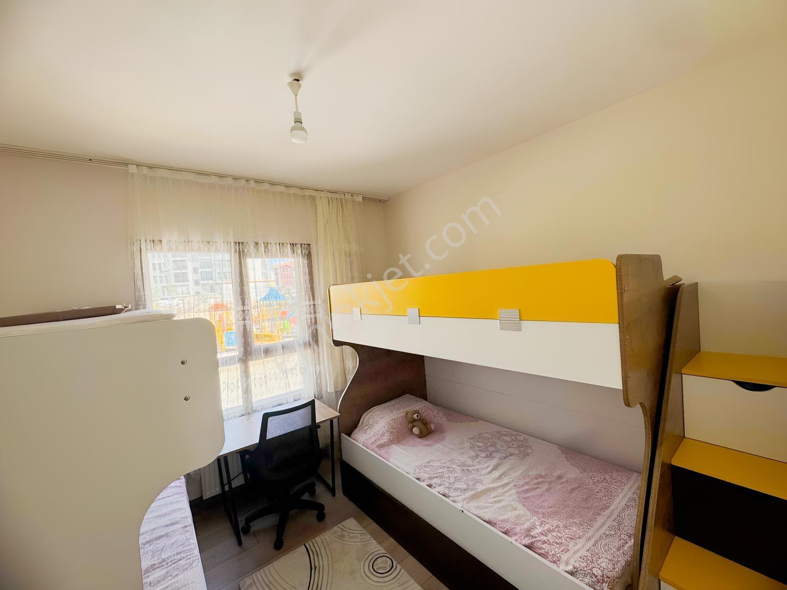Çatalçeşme Tokilerinde Tapusu Hazır 2+1 Ara Kat Daire — fotoğraf 11
