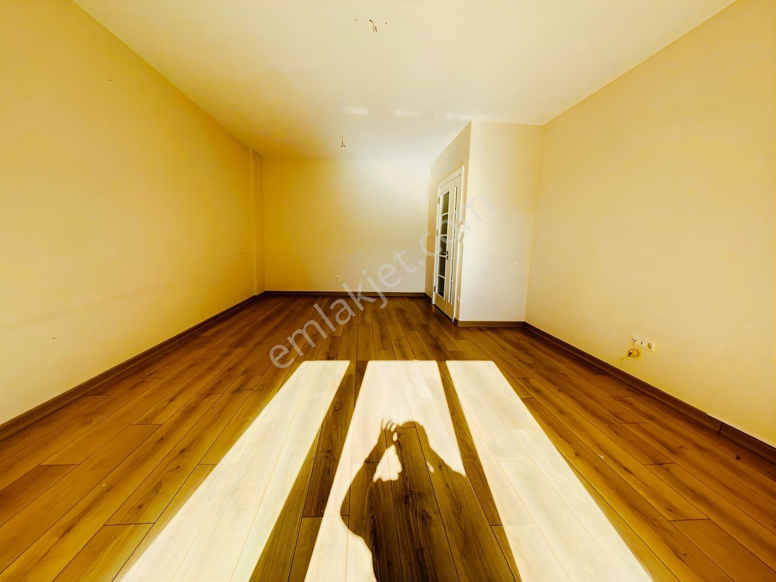 Kemerburgaz Metro Durağına 2 Dk Mesafede 150m2 3+1 Bahçe Katı — fotoğraf 2