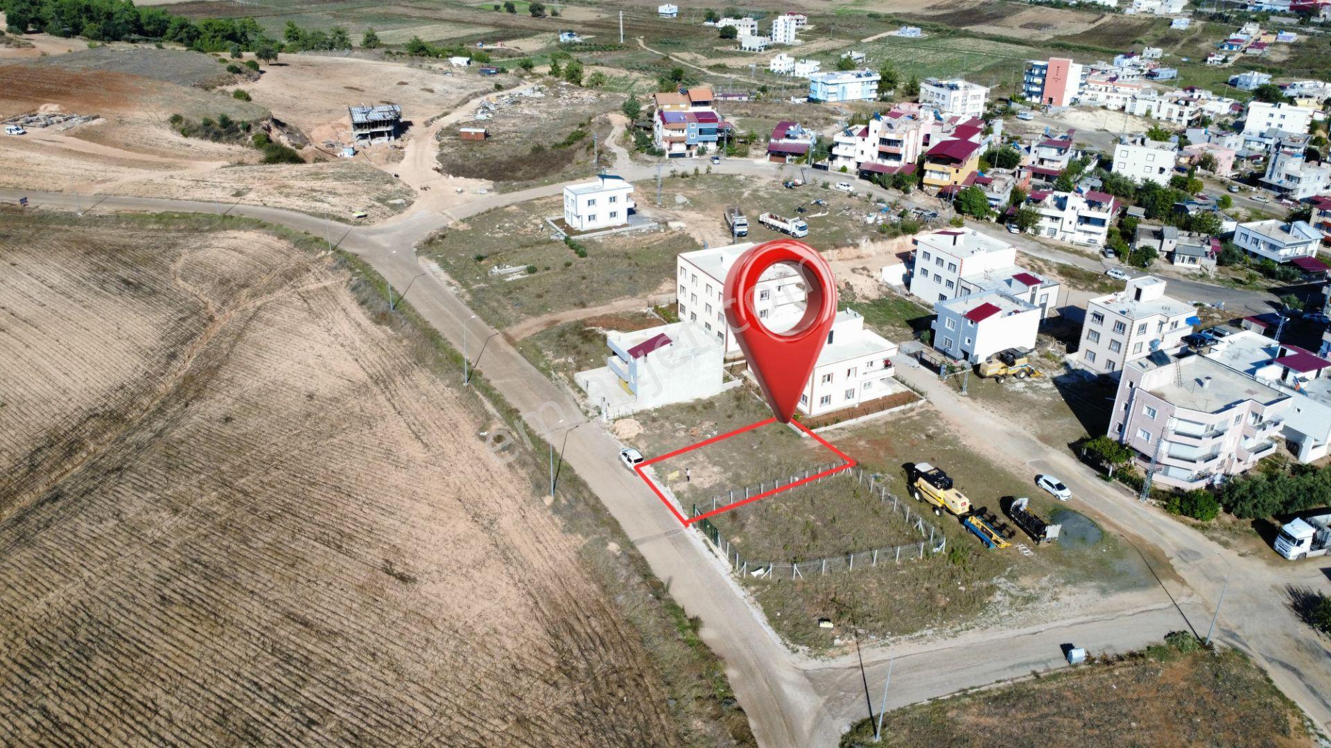 Cadde Üzeri 242 Metre 0.90 Yoğunluklu Satılık Tek Tapu Arsa