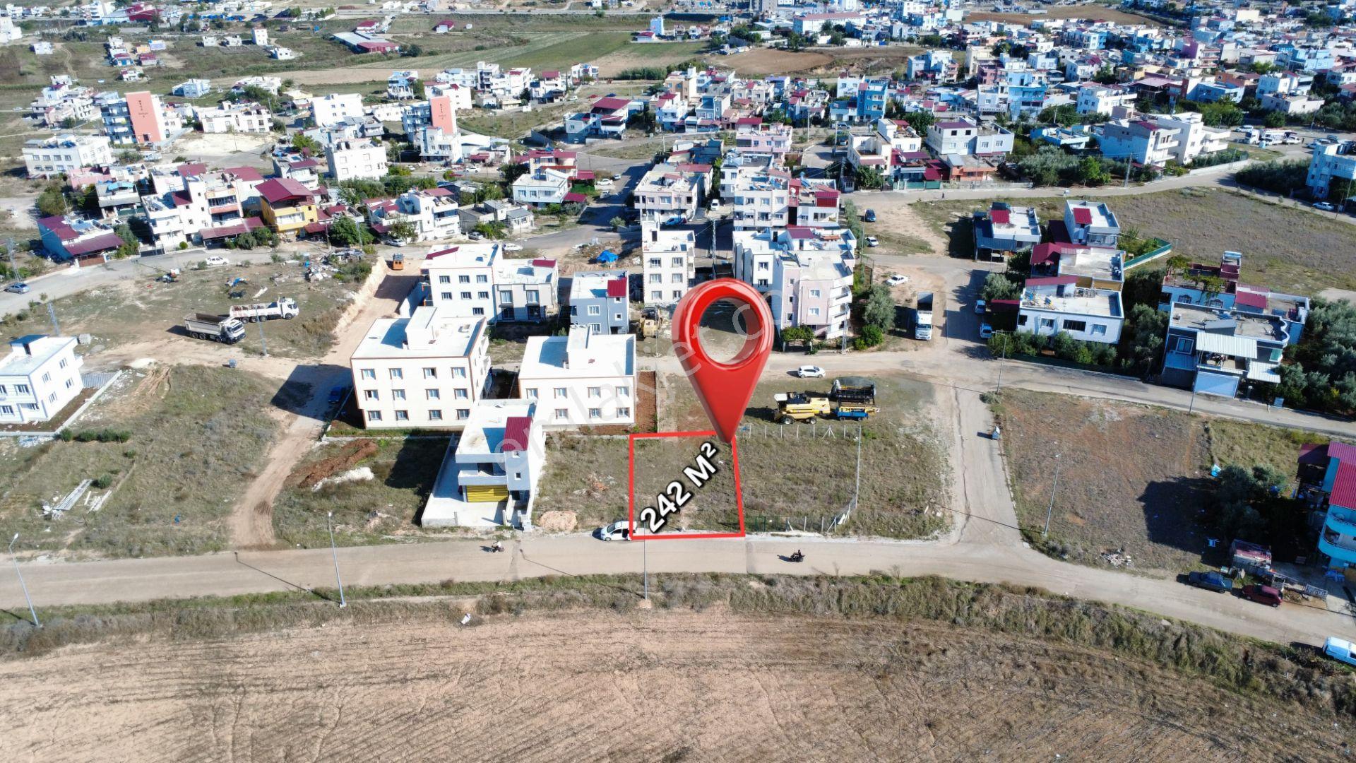 Cadde Üzeri 242 Metre 0.90 Yoğunluklu Satılık Tek Tapu Arsa — fotoğraf 2