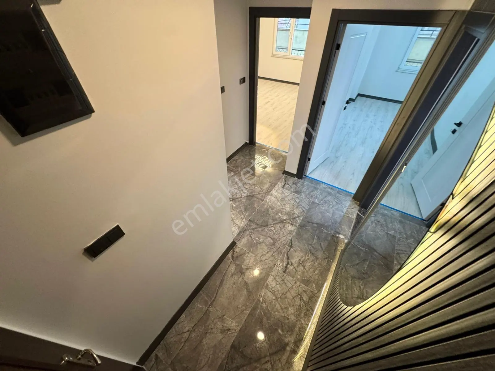 Referans'tan Akçay Merkez'de Ayrı Mutfak Ara Kat Lüx 2+1 Daire — fotoğraf 14
