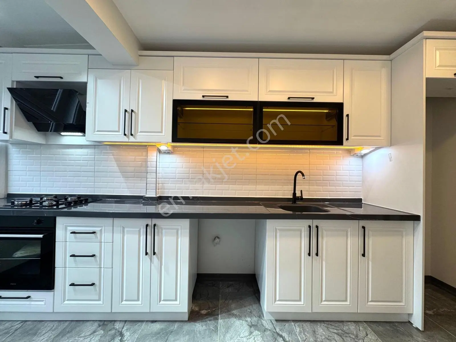 Referans'tan Akçay Merkez'de Ayrı Mutfak Ara Kat Lüx 2+1 Daire — fotoğraf 28