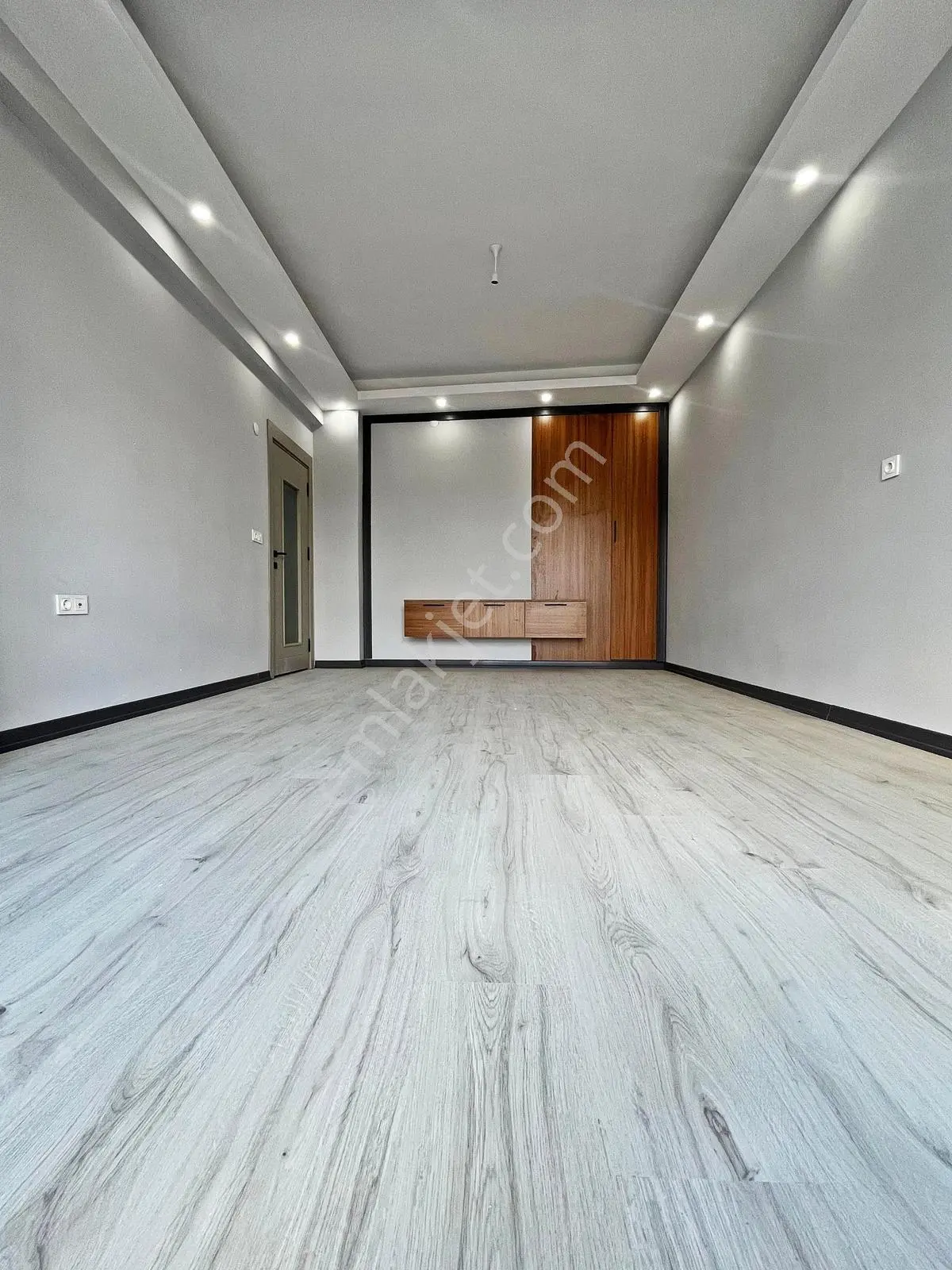 Araç Takasına Uygun Acil Satılık Sıfır Merkezi Konum Satılık 2+1 — fotoğraf 4