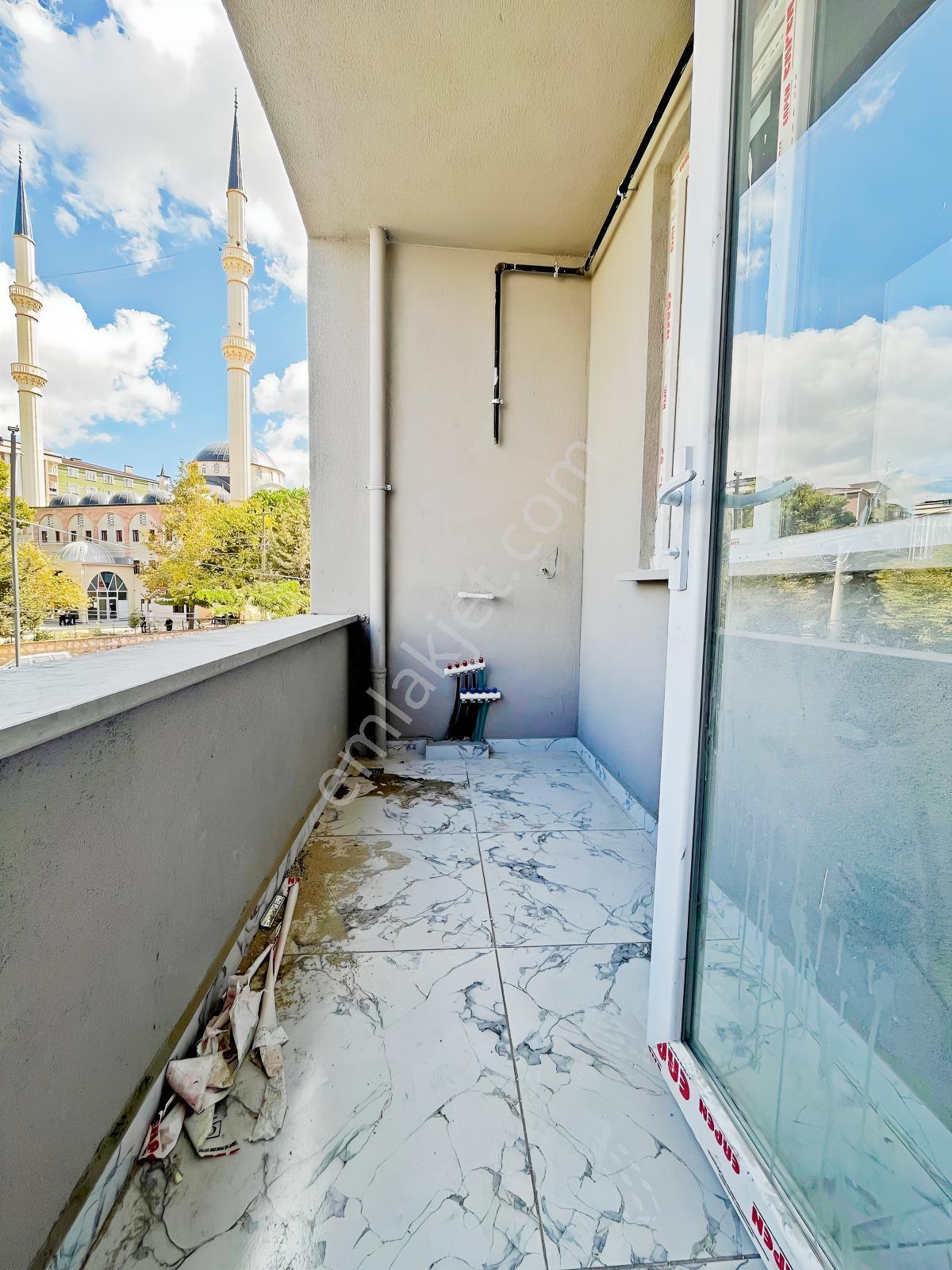 Araç Takasına Uygun Acil Satılık Sıfır Merkezi Konum Satılık 2+1 — fotoğraf 12