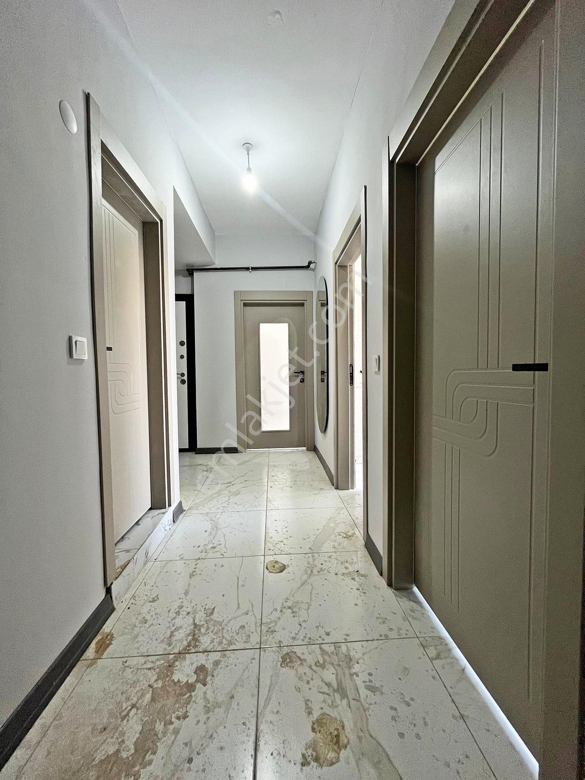 Araç Takasına Uygun Acil Satılık Sıfır Merkezi Konum Satılık 2+1 — fotoğraf 28