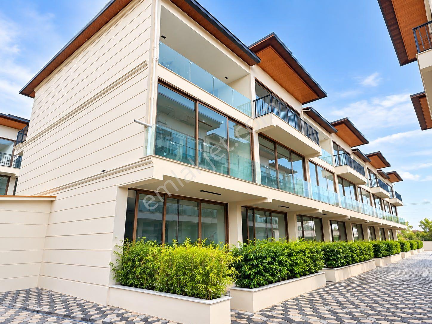 Alata'da Satılık Tripleks Villa, 4+1, 210m², Havuzlu — fotoğraf 2