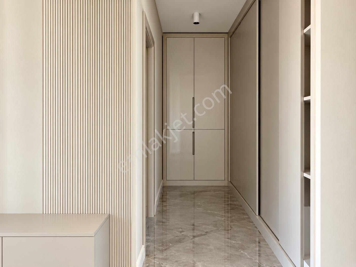 Alata'da Satılık Tripleks Villa, 4+1, 210m², Havuzlu — fotoğraf 7