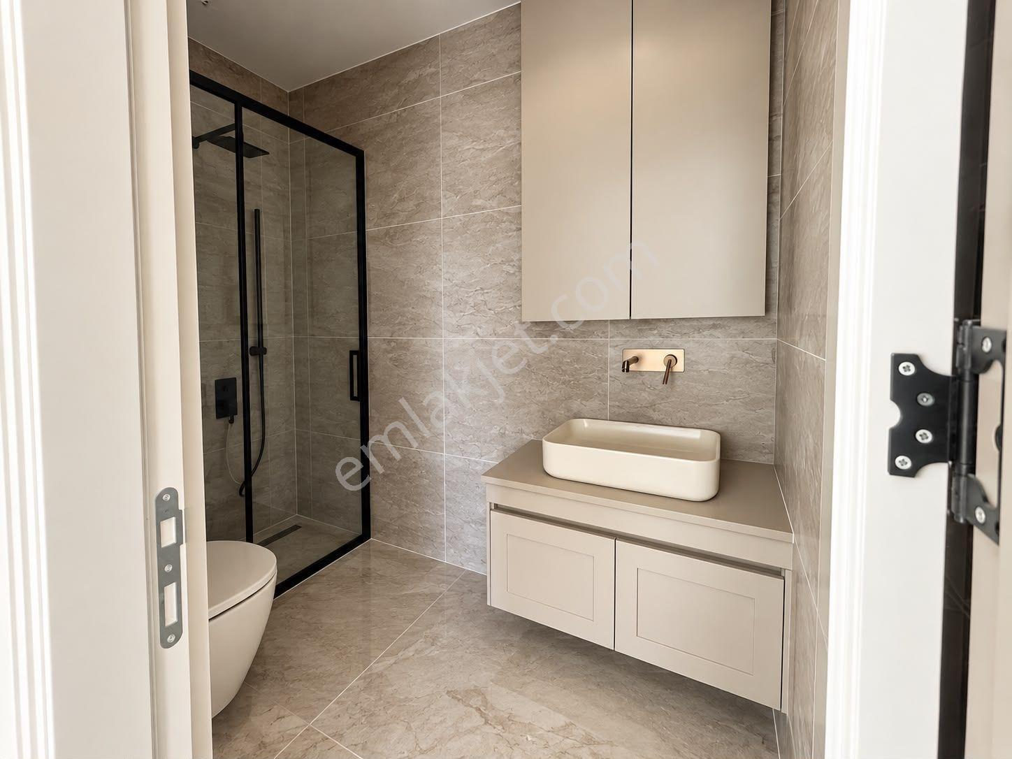 Alata'da Satılık Tripleks Villa, 4+1, 210m², Havuzlu — fotoğraf 10