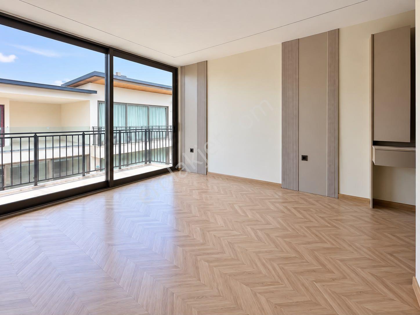 Alata'da Satılık Tripleks Villa, 4+1, 210m², Havuzlu — fotoğraf 20