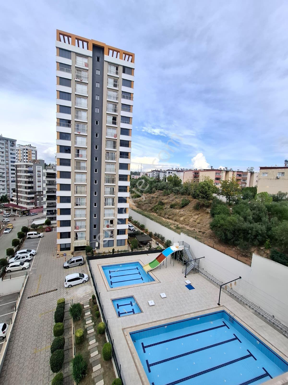 100.yıl Altıneller Diş Hastanesi Civarı Sitede Havuzlu Hasarsız Giy.odalı D.gaz Ç.banyolu 2+1 — fotoğraf 6