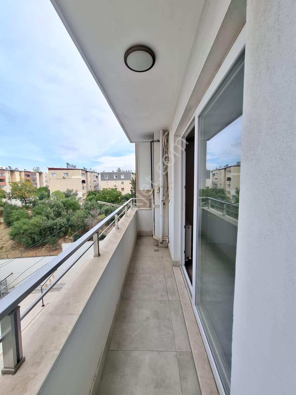 100.yıl Altıneller Diş Hastanesi Civarı Sitede Havuzlu Hasarsız Giy.odalı D.gaz Ç.banyolu 2+1 — fotoğraf 11