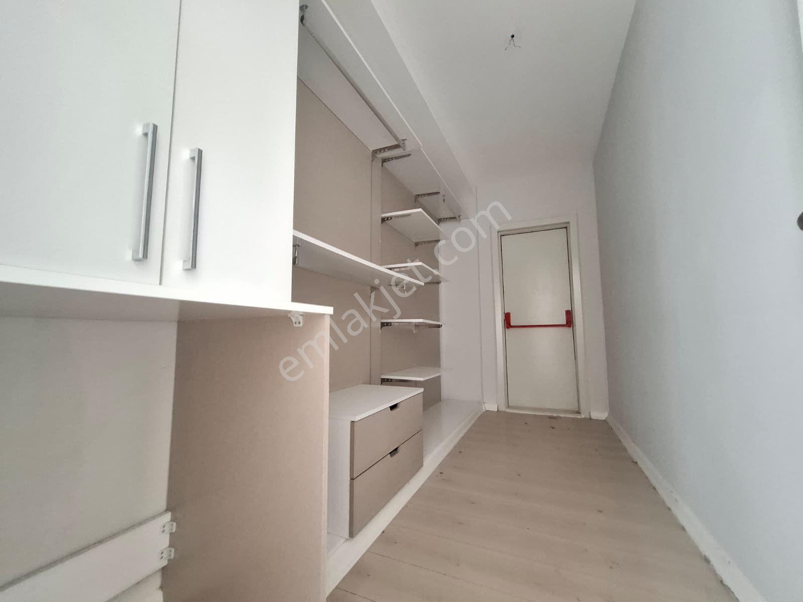 100.yıl Altıneller Diş Hastanesi Civarı Sitede Havuzlu Hasarsız Giy.odalı D.gaz Ç.banyolu 2+1 — fotoğraf 13