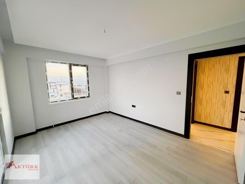 //aktürk Emlak\\iskan Ebeveyn Kiler Ankastre Lüks Sıfır 3+1daire — fotoğraf 8