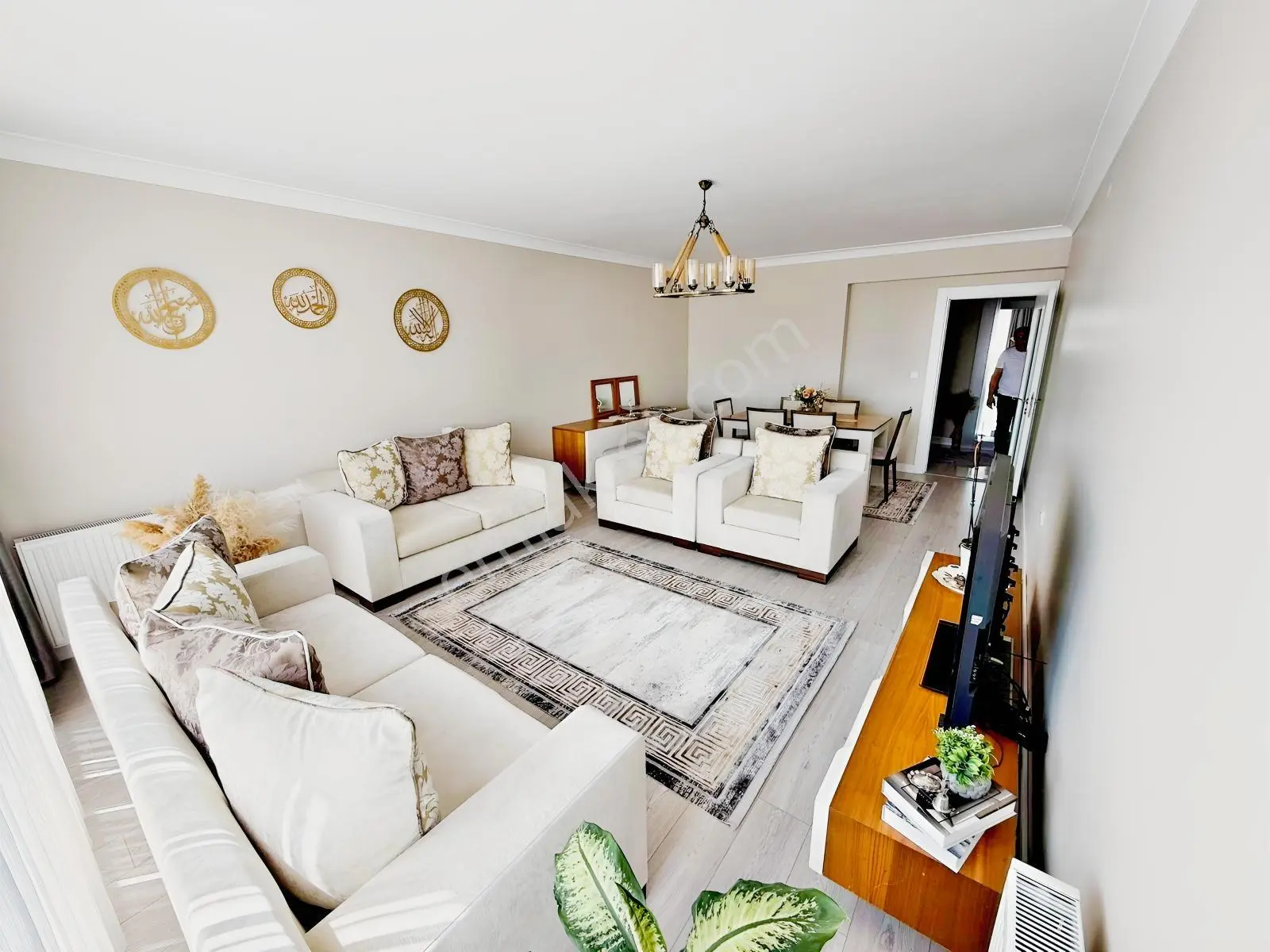 Güventepe'nin Prestijli Sitesi Ultra Lüx Acil Satılık 4+1 Daire.