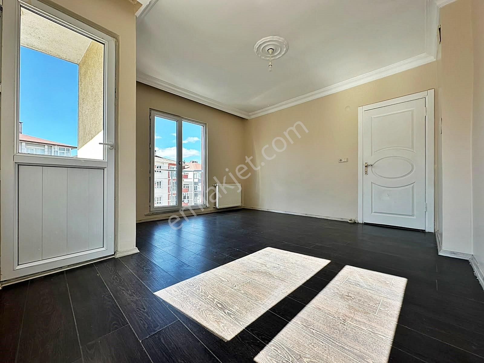 Az-er Yapı'dan İstiklal Caddesinde Ön Cephe Satılık 2+1 Daire!! — fotoğraf 2