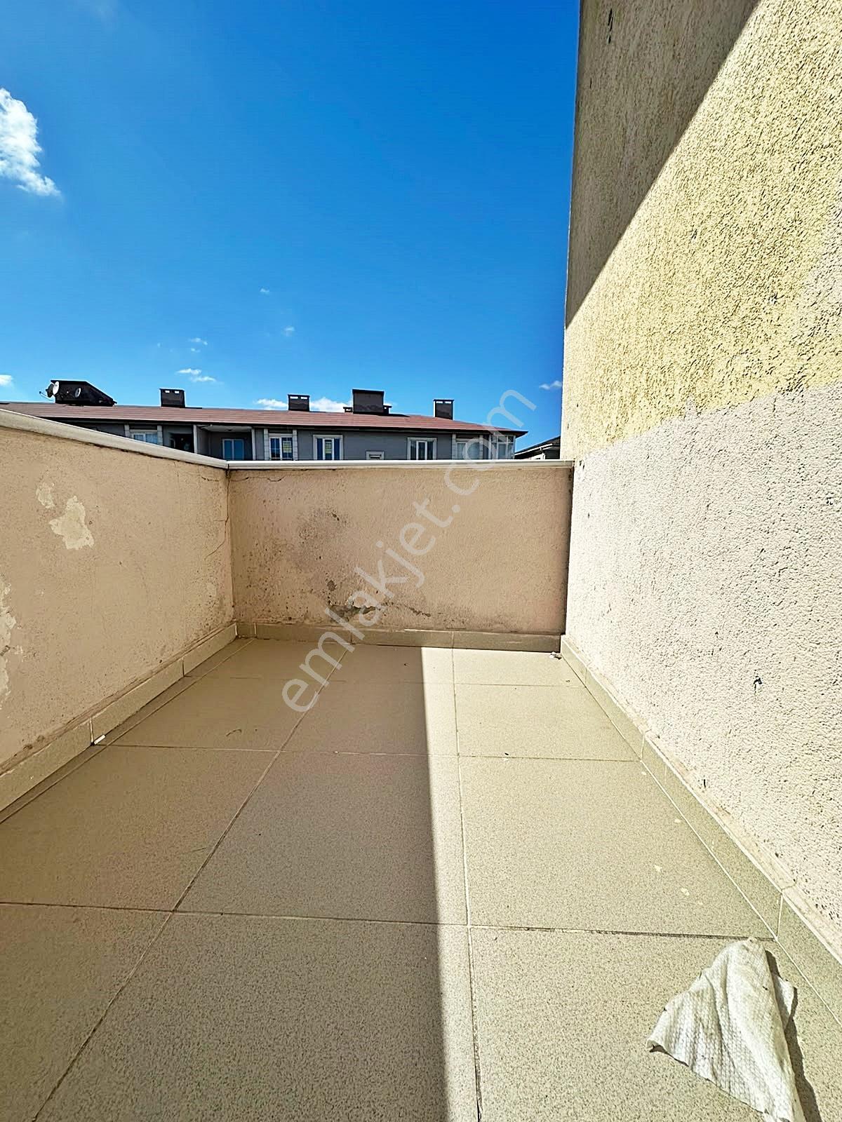 Az-er Yapı'dan İstiklal Caddesinde Ön Cephe Satılık 2+1 Daire!! — fotoğraf 20