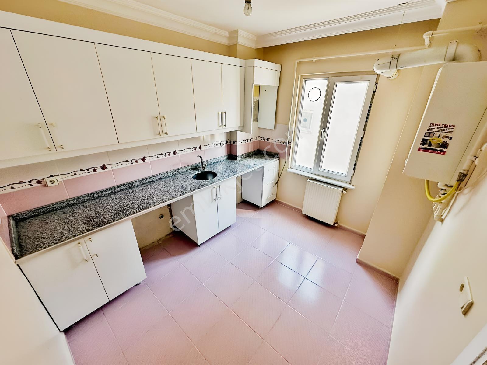 Az-er Yapı'dan İstiklal Caddesinde Ön Cephe Satılık 2+1 Daire!! — fotoğraf 21