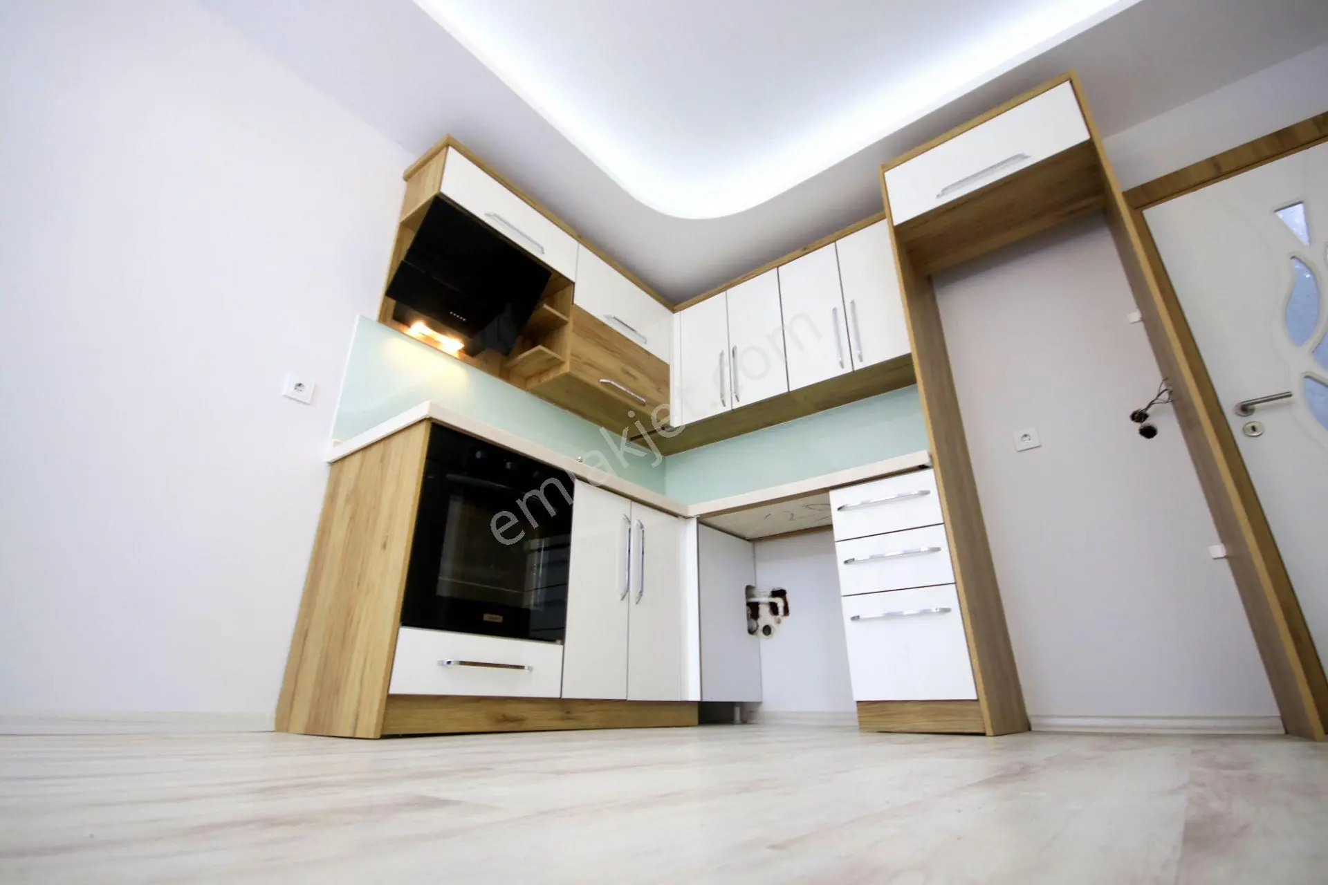 Aktiften Akçay'da Satılık Görseline Hayran Kalacağınız Arakat Ön Cephe 1+1 Daire — fotoğraf 2