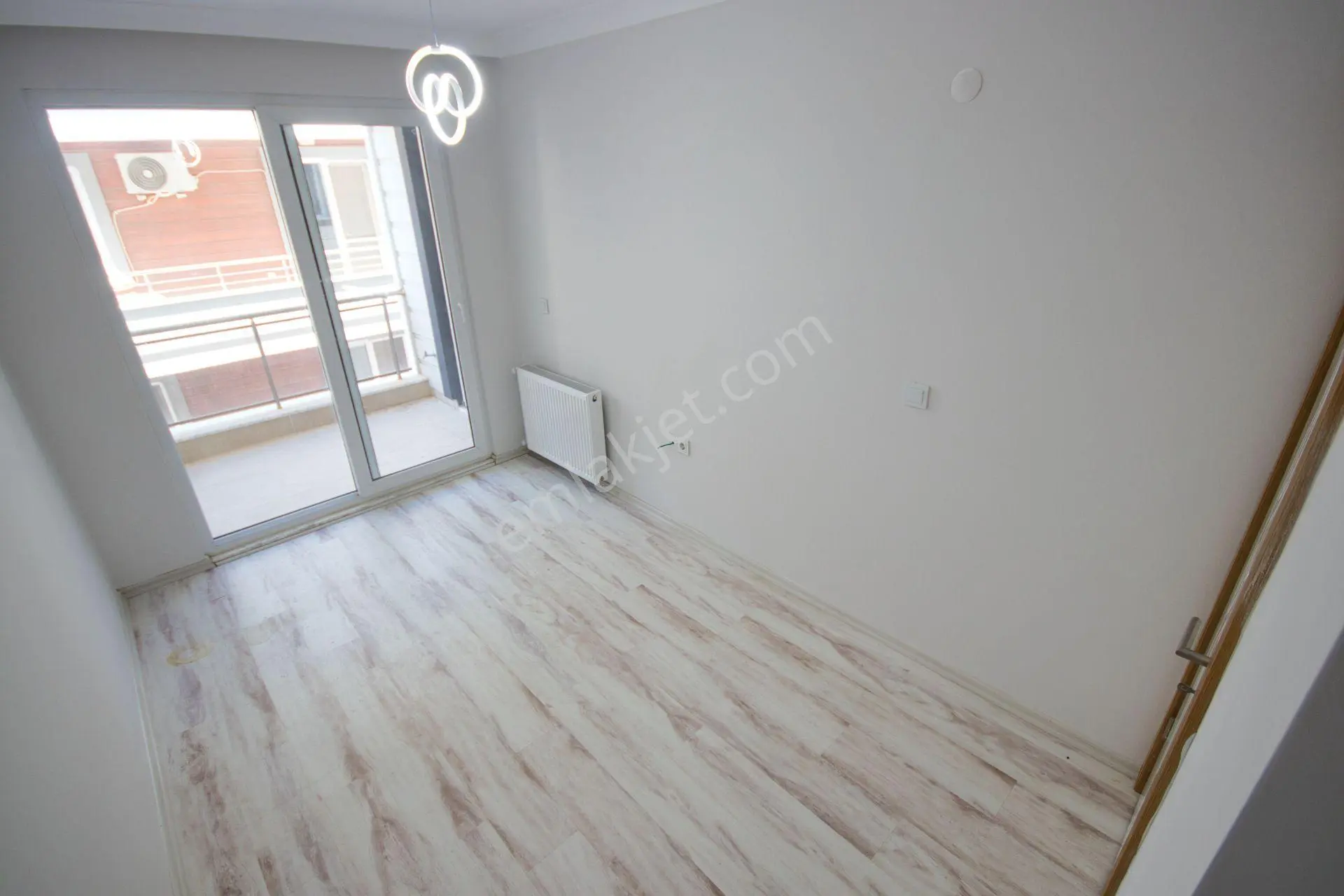 Aktiften Akçay'da Satılık Görseline Hayran Kalacağınız Arakat Ön Cephe 1+1 Daire — fotoğraf 15