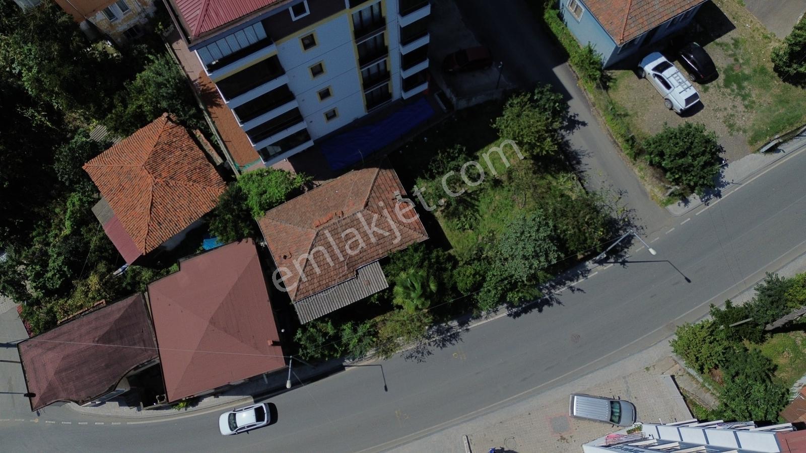 Revizyon'dan Çakırtepe Mevkili Yol Kenarı Arsa Fırsatı!!