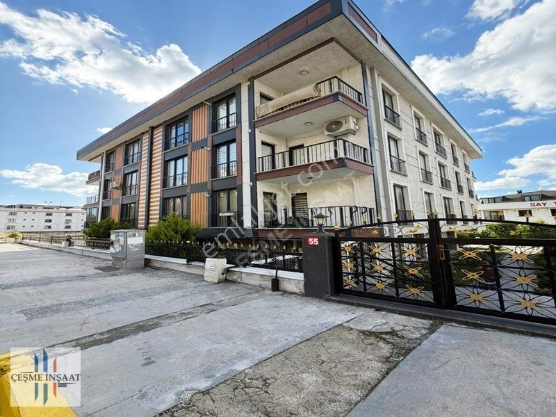 Tek Bloklu Butik Site Açık Otoparklı 2+1 Giriş Kat Bahçeli Daire — fotoğraf 2