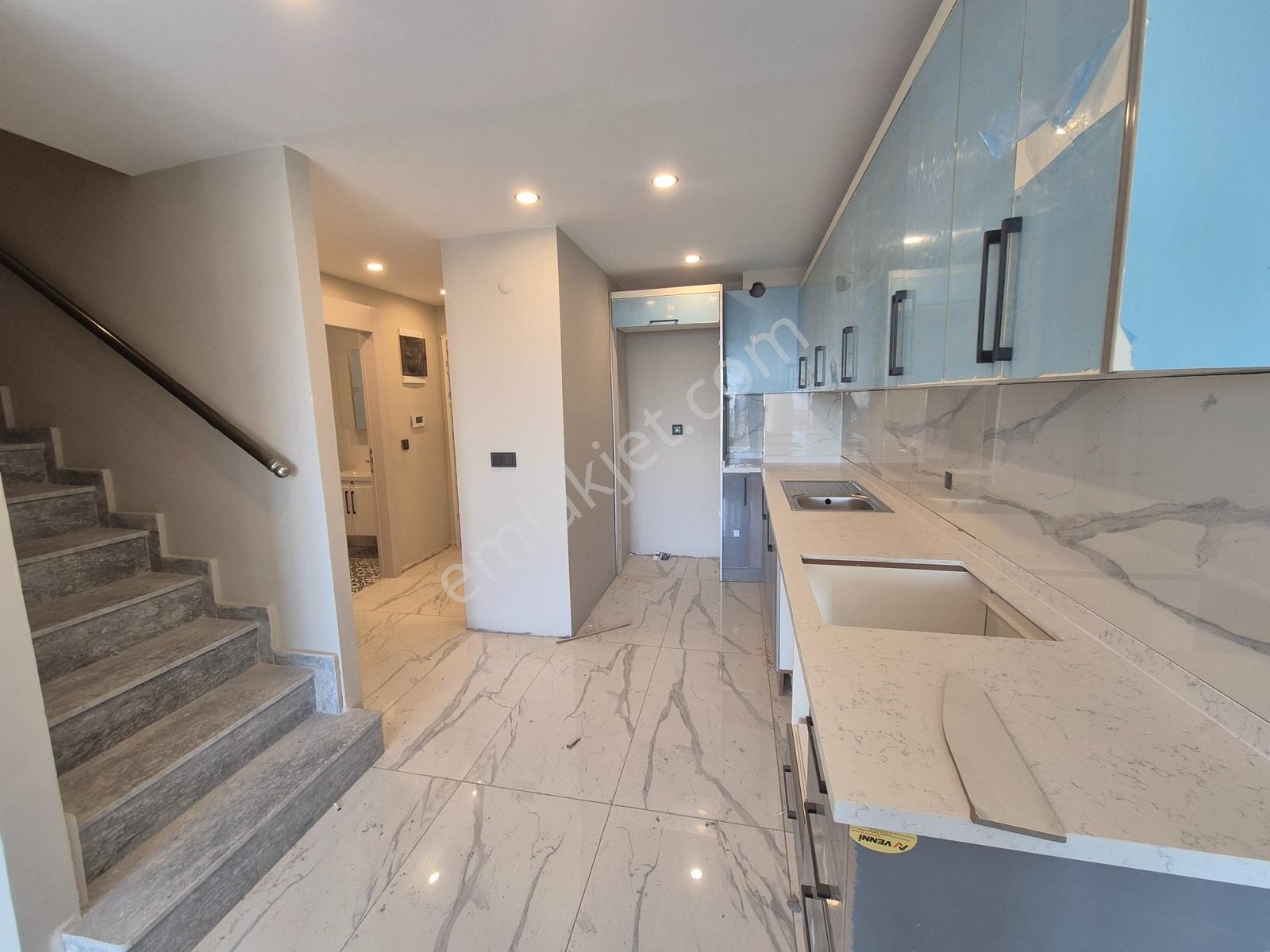 Akçay Artı Emlak'tan Altınkum'da Satılık 2+1 Lüks Dubleks Daire — fotoğraf 2
