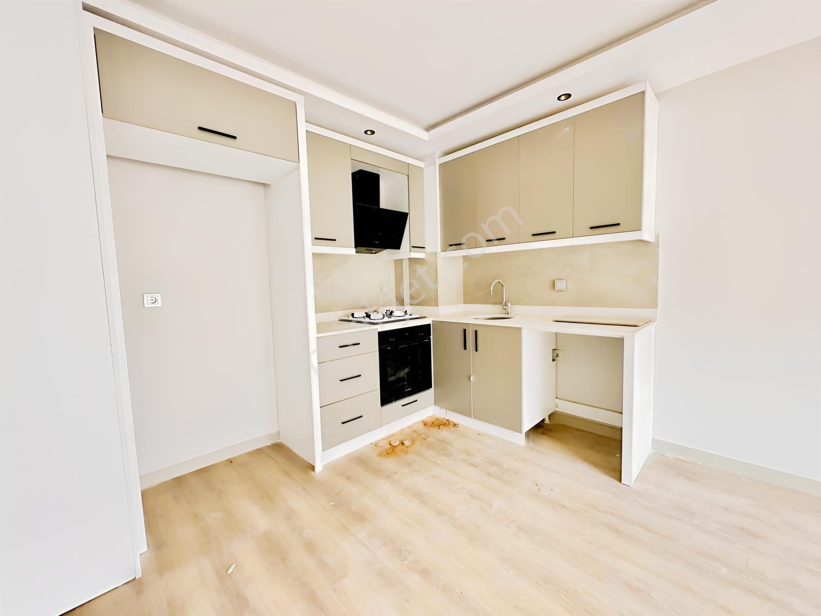 İskanlı Kardeşkentler Caddesine 2. Parsel Satılık 1+1 Daire — fotoğraf 9