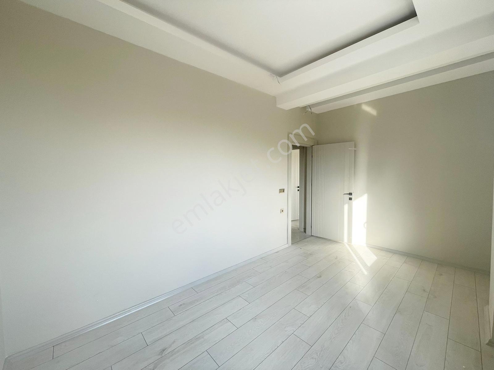 Karacaahmet'te Merkez Konumda Yerden Isıtma Geniş Balkon 2.5+1 — fotoğraf 9