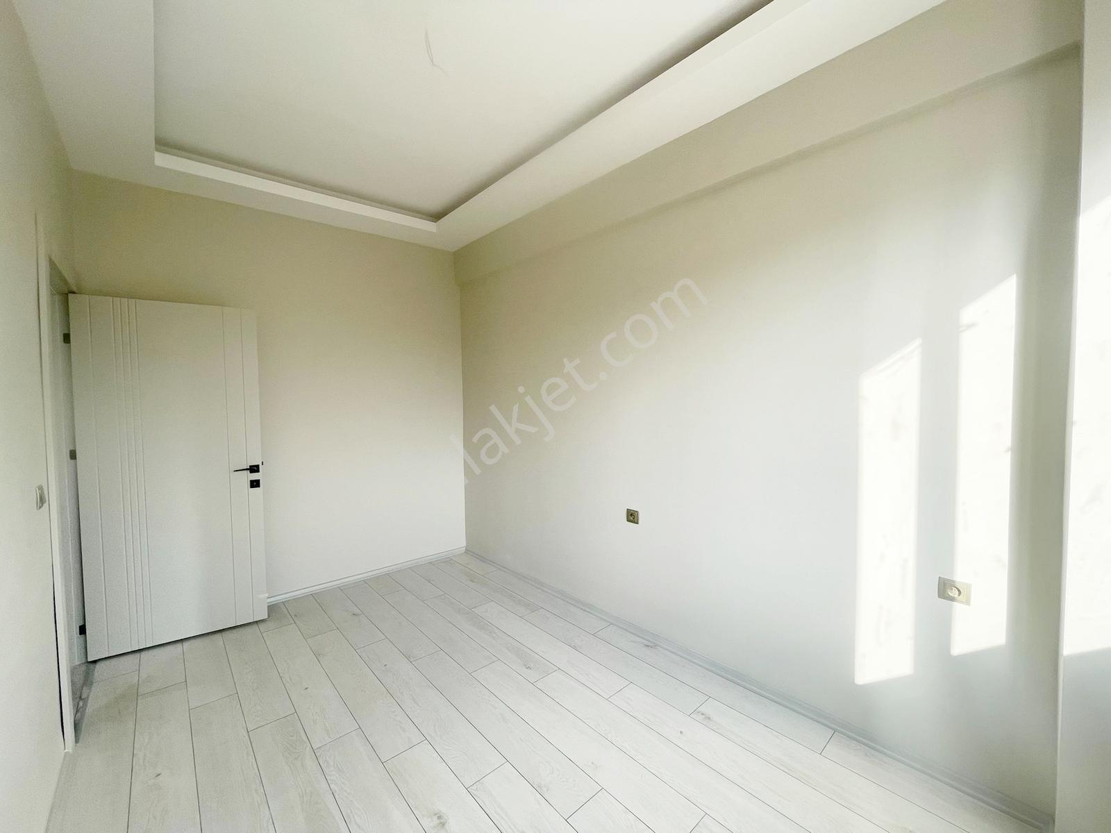 Karacaahmet'te Merkez Konumda Yerden Isıtma Geniş Balkon 2.5+1 — fotoğraf 24