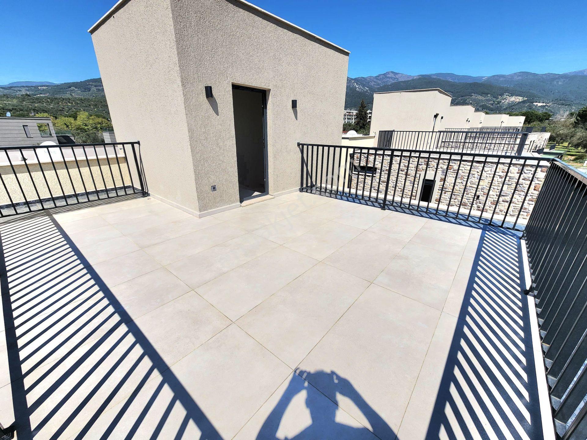 Gümüş'den Güre'de 450m² Arsa İçerisinde Eşsiz Tasarımlı Havuzlu 4+1 Villa — fotoğraf 10