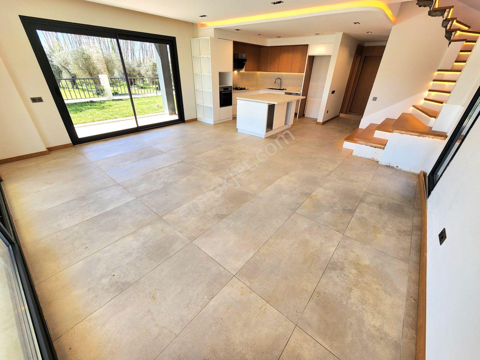 Gümüş'den Güre'de 450m² Arsa İçerisinde Eşsiz Tasarımlı Havuzlu 4+1 Villa — fotoğraf 15