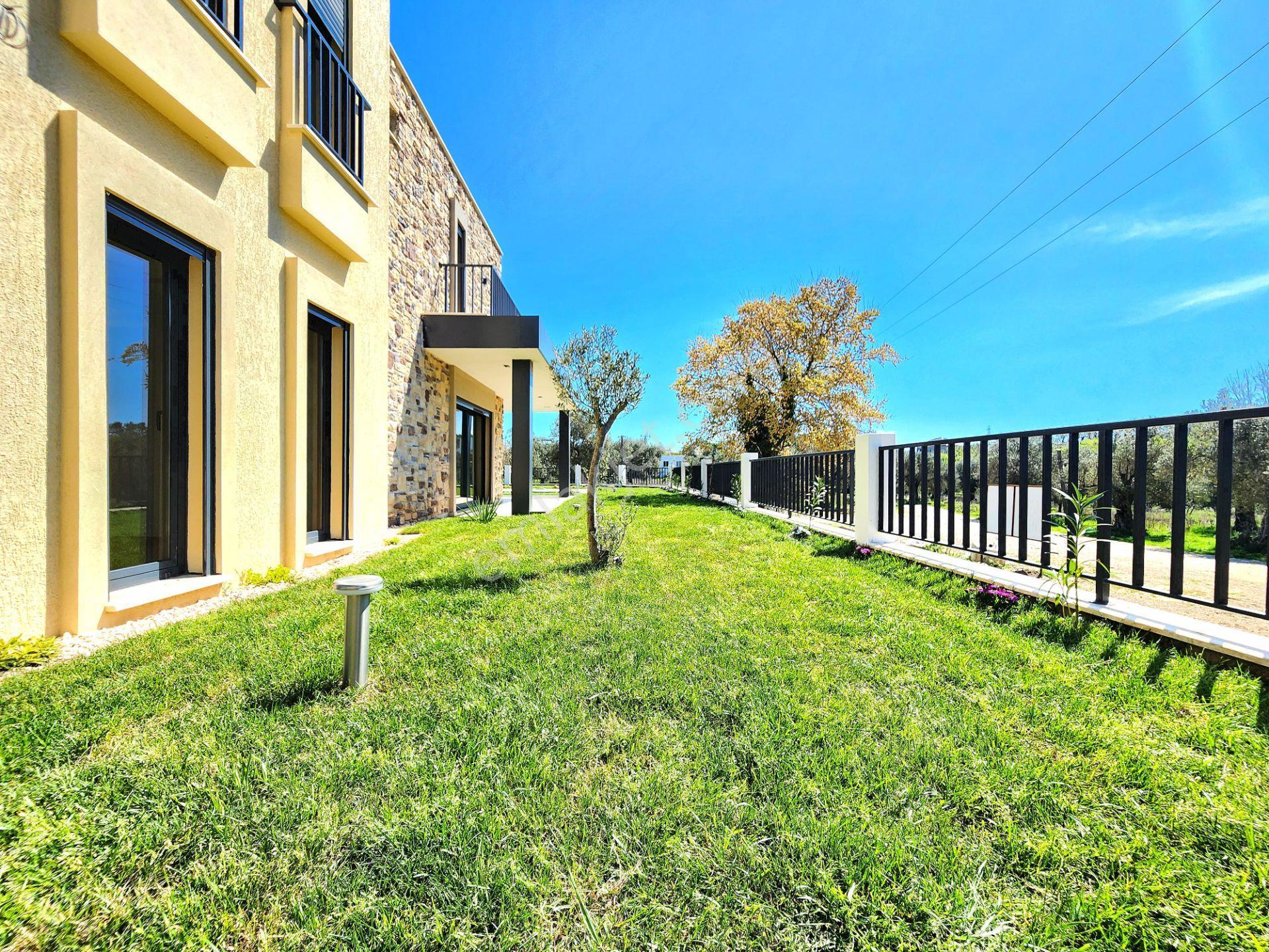 Gümüş'den Güre'de 450m² Arsa İçerisinde Eşsiz Tasarımlı Havuzlu 4+1 Villa — fotoğraf 17