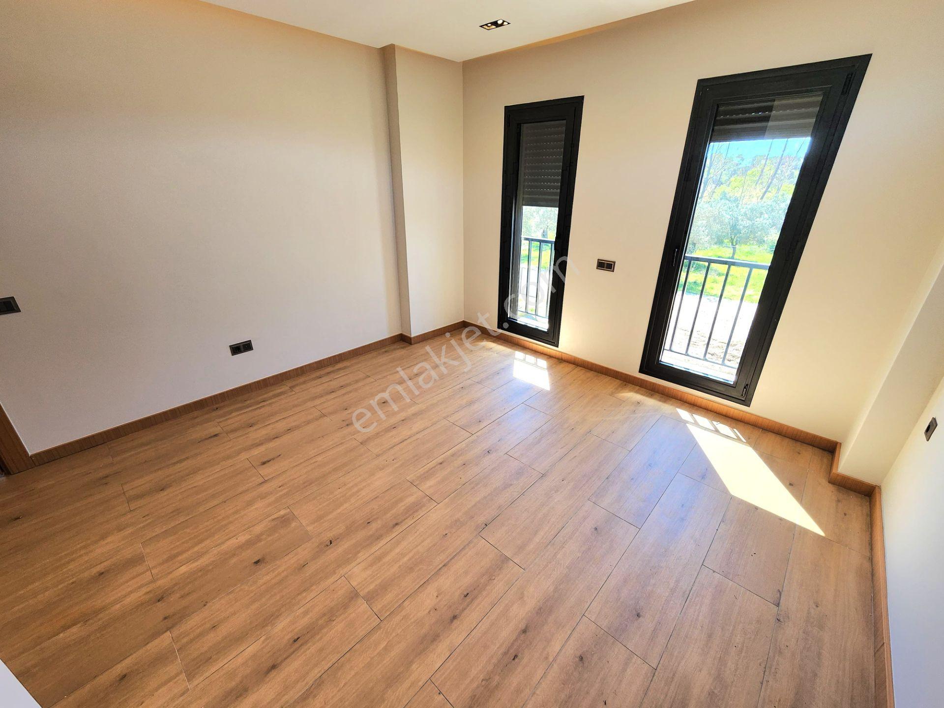 Gümüş'den Güre'de 450m² Arsa İçerisinde Eşsiz Tasarımlı Havuzlu 4+1 Villa — fotoğraf 18