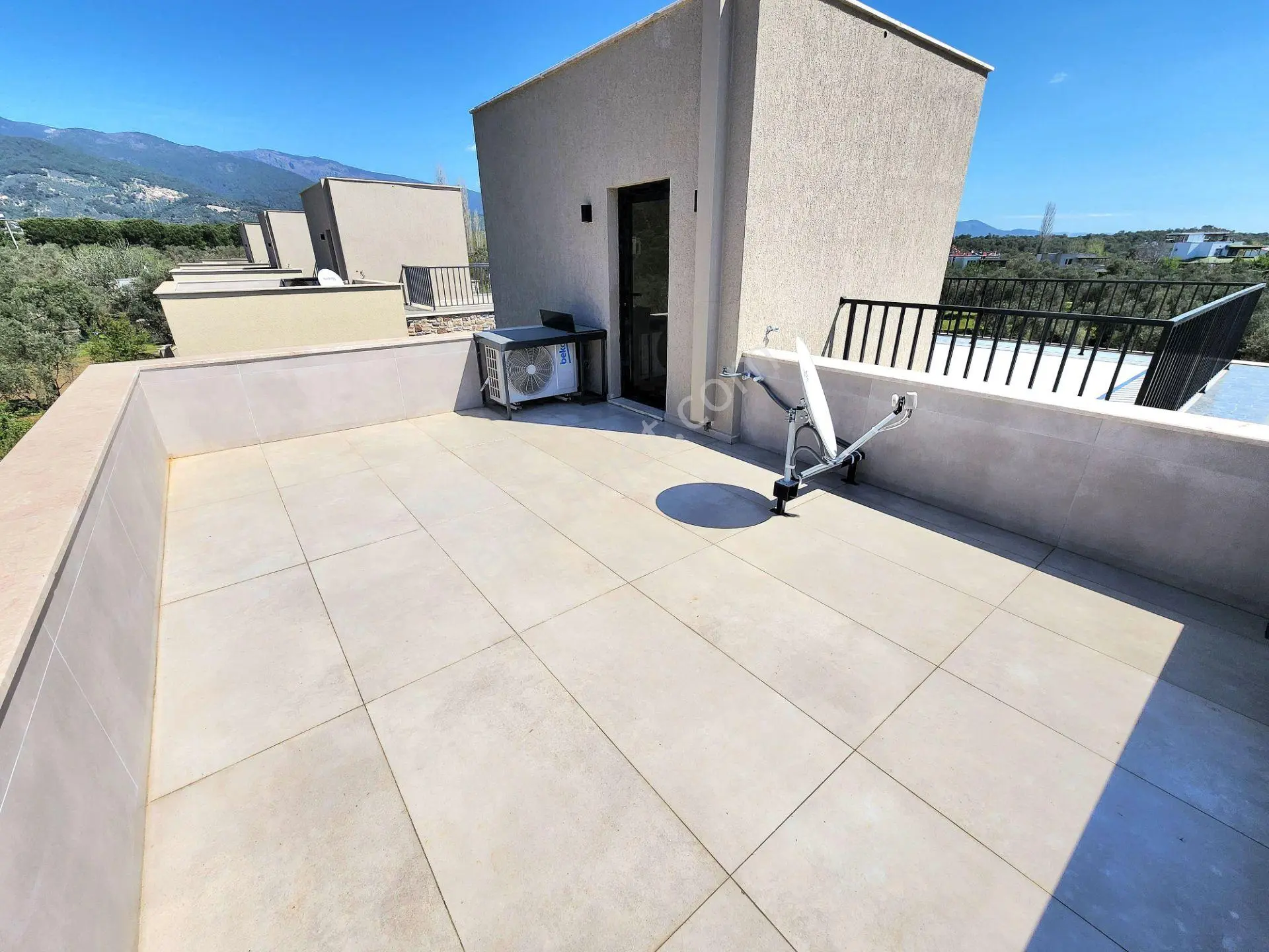 Gümüş'den Güre'de 450m² Arsa İçerisinde Eşsiz Tasarımlı Havuzlu 4+1 Villa — fotoğraf 30