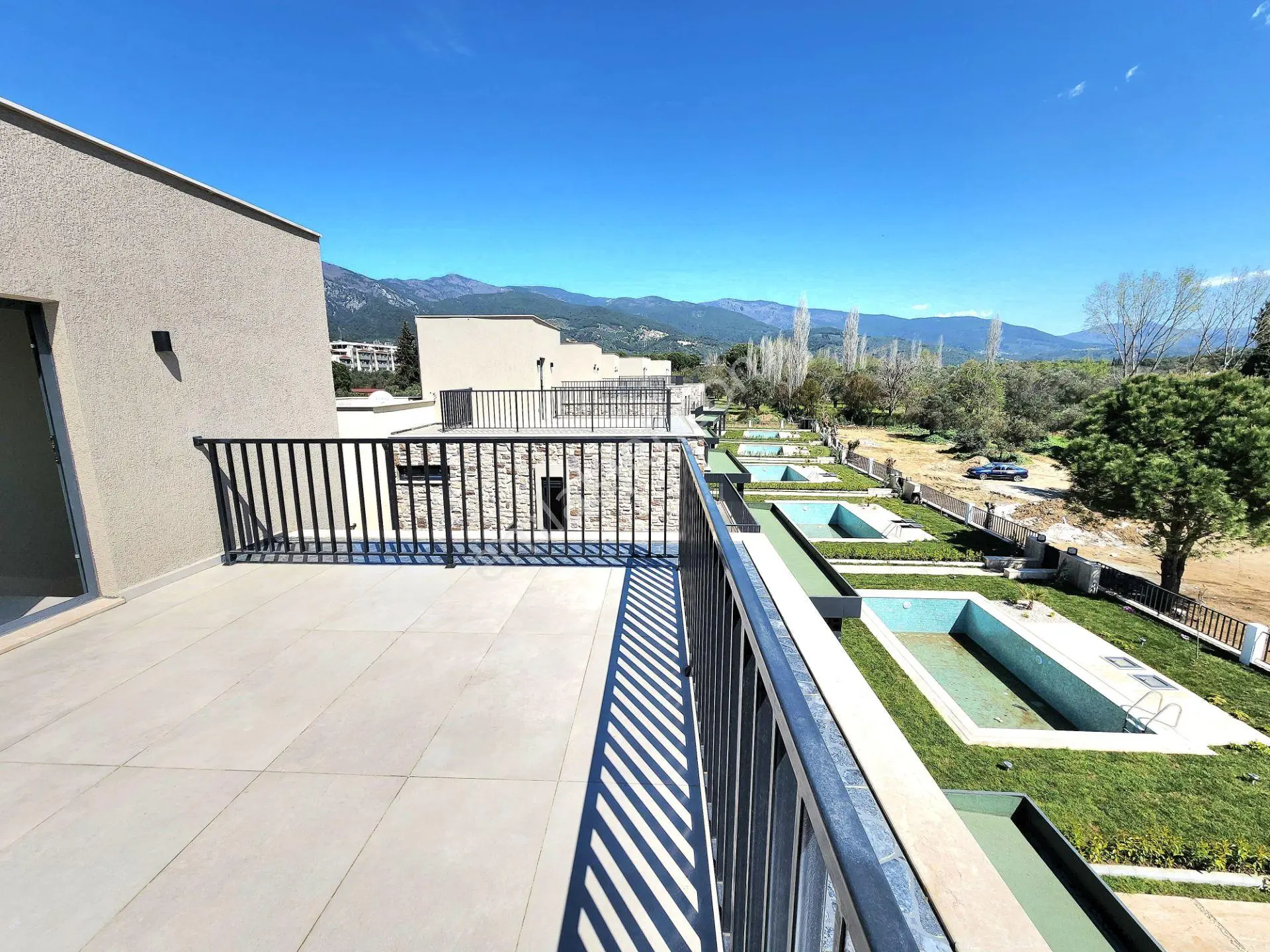 Gümüş'den Güre'de 450m² Arsa İçerisinde Eşsiz Tasarımlı Havuzlu 4+1 Villa — fotoğraf 40