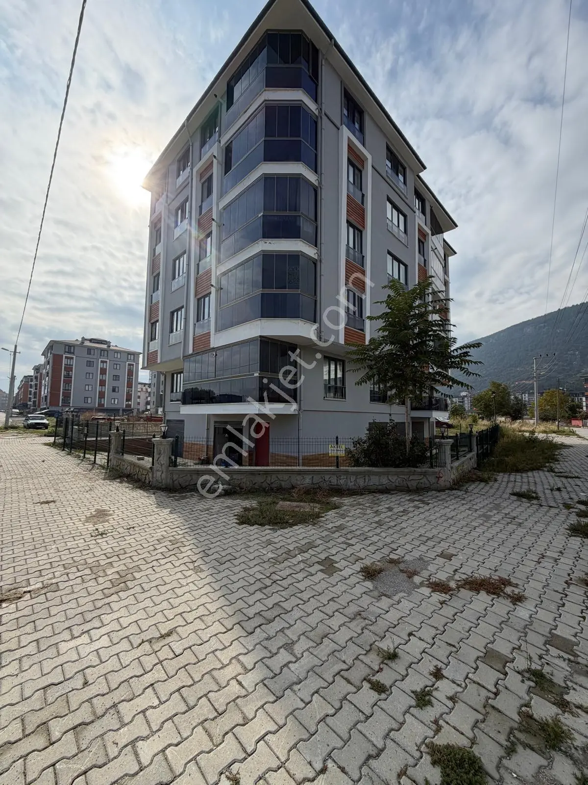 Yüksel Emlaktan Satılık Daire Yarenlerde