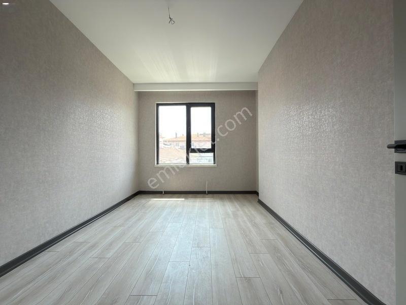 Keçiören'de Çift Banyolu Krediye Uygun Katta Sıfır 3+1 Daire — fotoğraf 17
