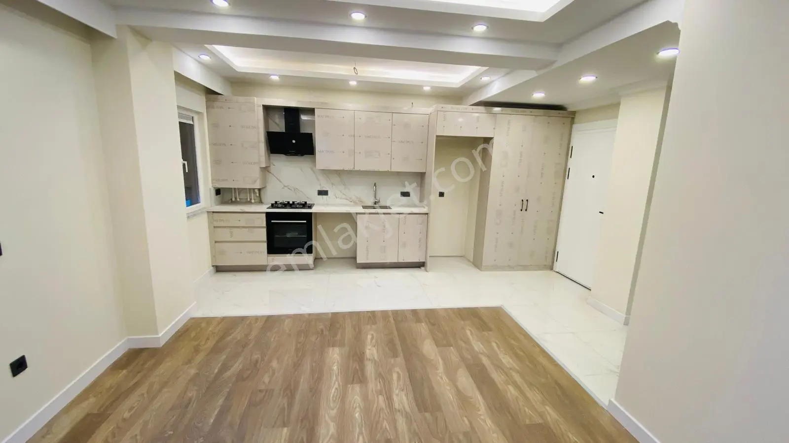 Göztepe Metroya 10 Dk 1+1 Giriş Kat Lüx Daire