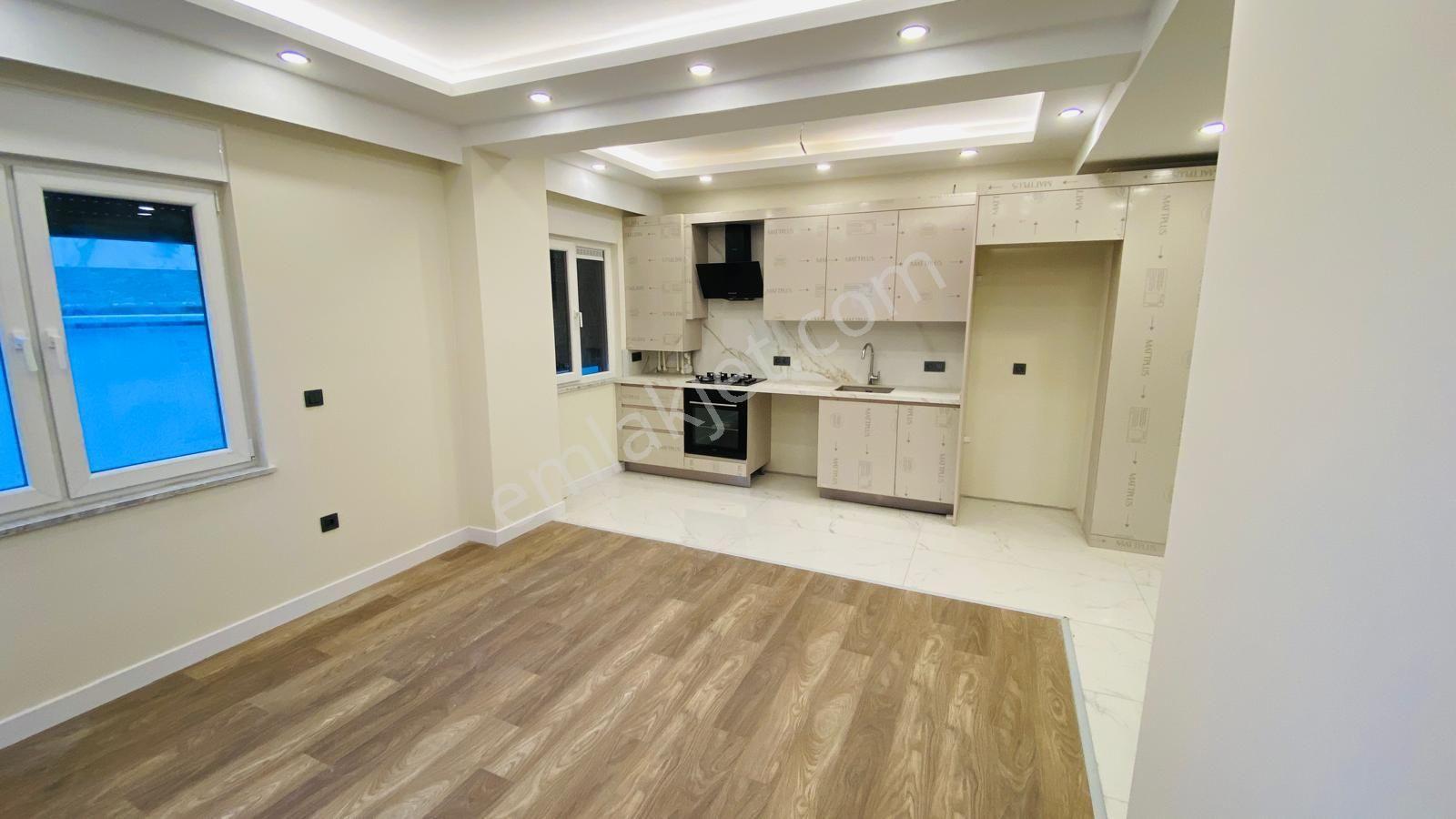 Göztepe Metroya 10 Dk 1+1 Giriş Kat Lüx Daire — fotoğraf 4