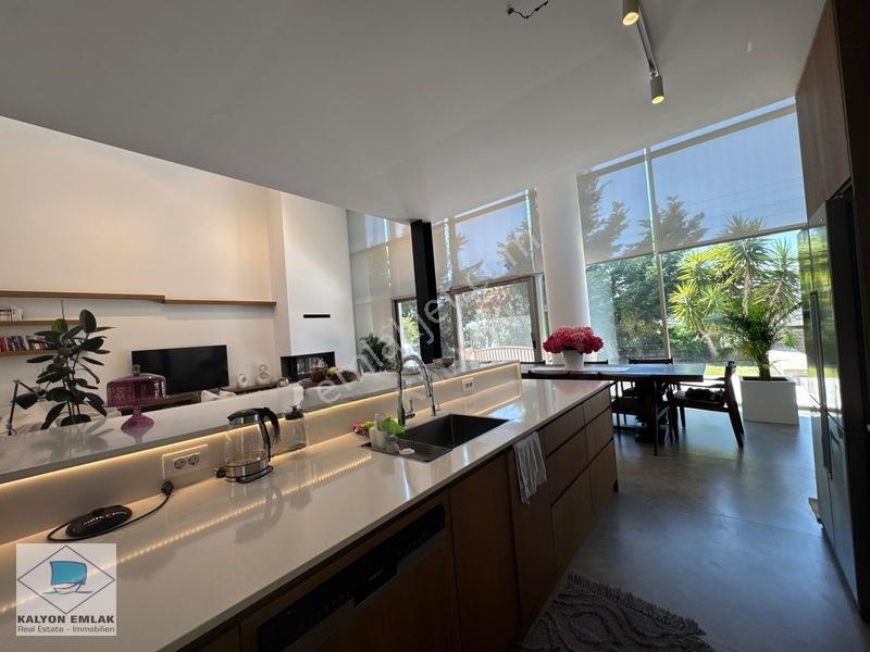 Kalyon'dan Modern Tasarımlı Ve Doğa İle İç İçe Havuzlu Villa — fotoğraf 18