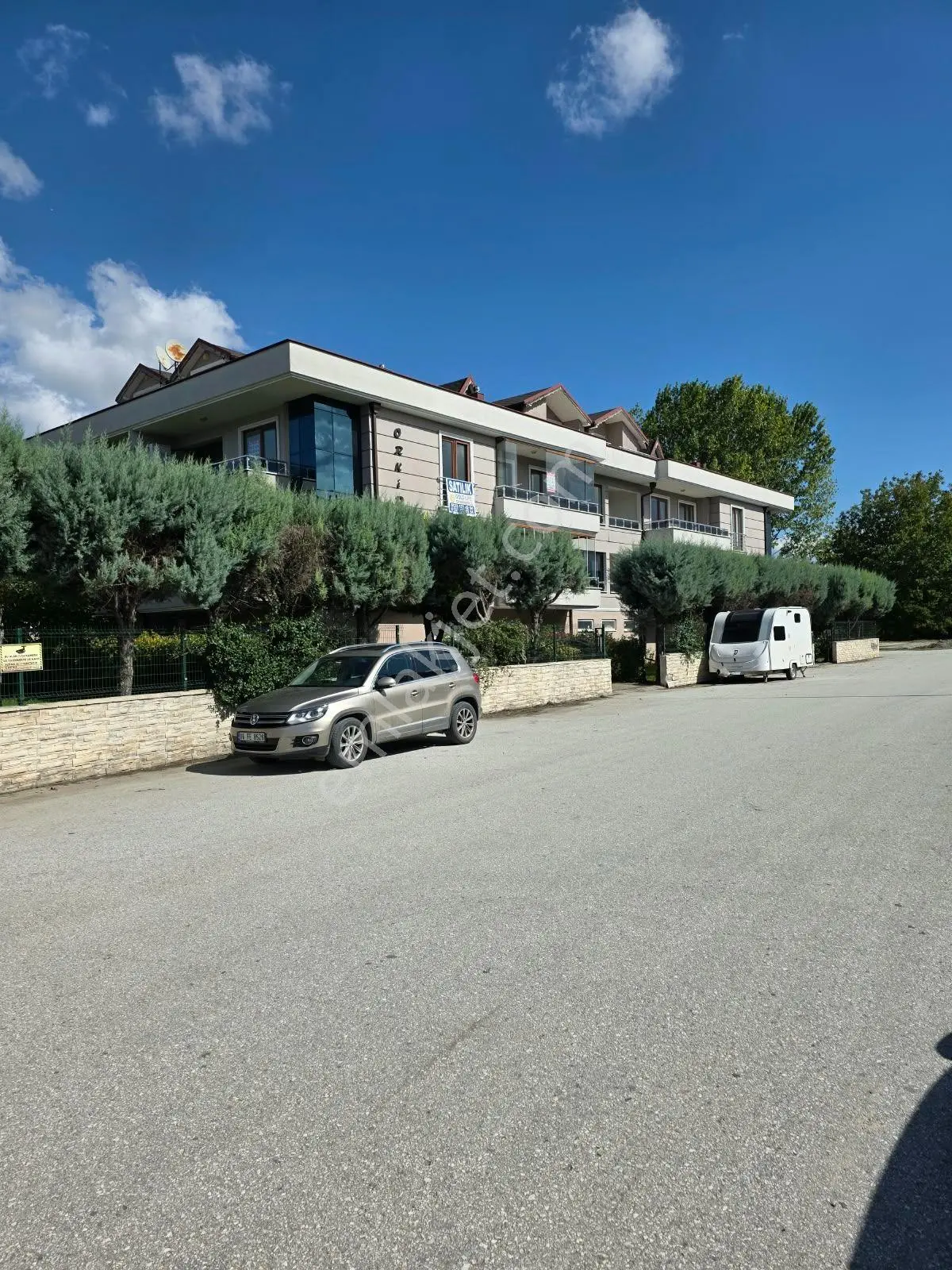 Serdivan Bahçeli Evler Orkide Life Sitesinde Garajlı Dublex Daire