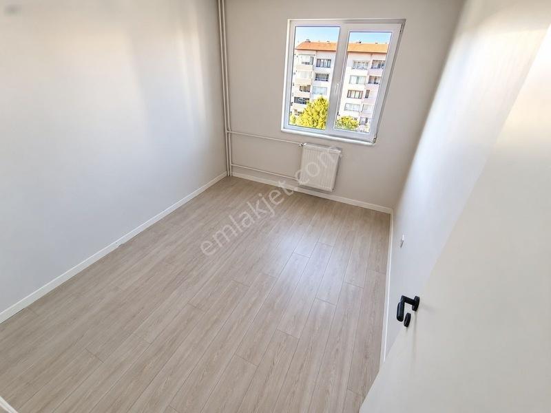 Buğra Dan Metromal Karşısında Full Yapılı Ara Kat Boş Daire — fotoğraf 11