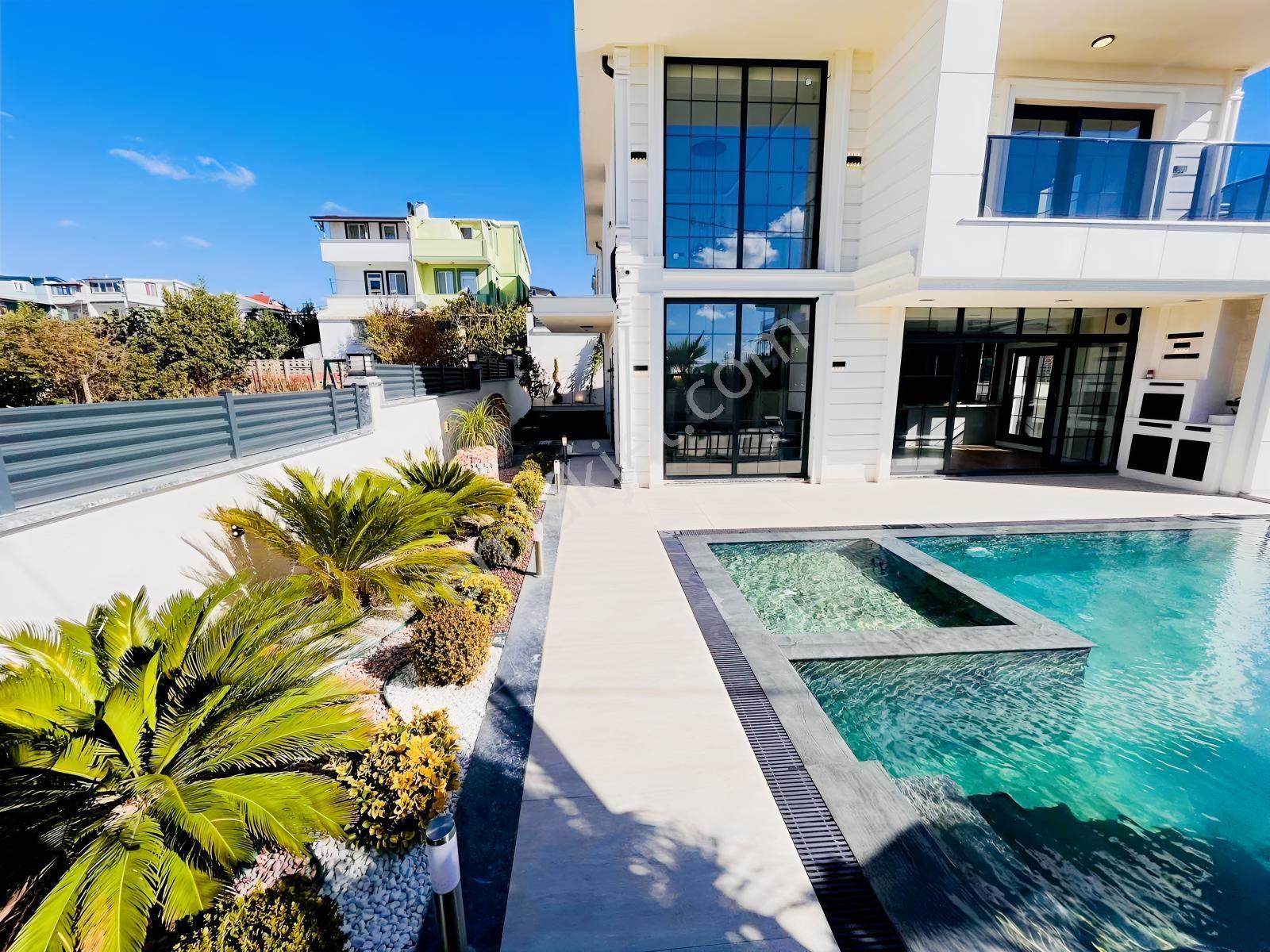 Re/max Kıyı Dan Satılık Havuzlu Müstakil Alt Yapılı Villa — fotoğraf 2