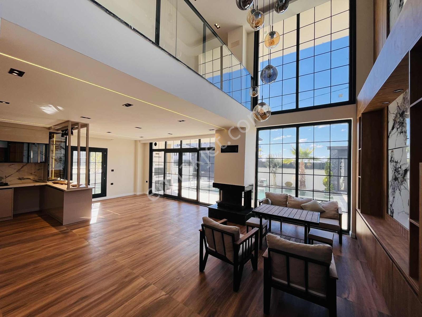 Re/max Kıyı Dan Satılık Havuzlu Müstakil Alt Yapılı Villa — fotoğraf 8