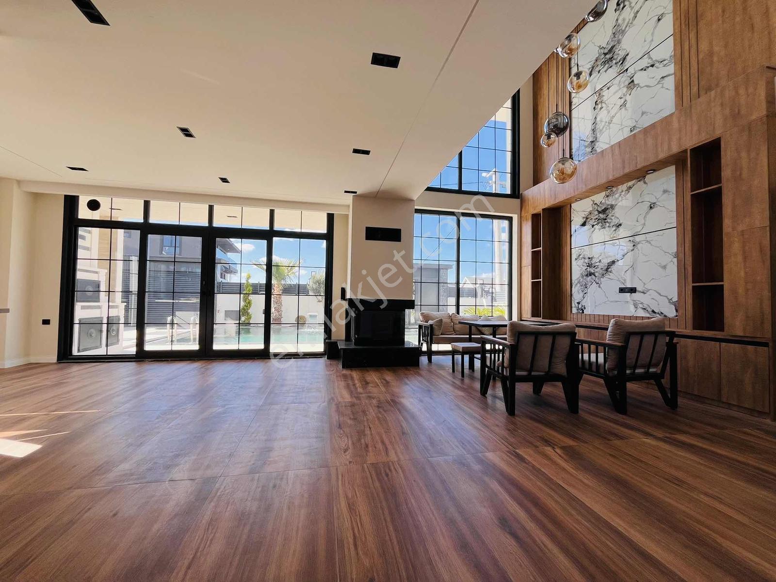 Re/max Kıyı Dan Satılık Havuzlu Müstakil Alt Yapılı Villa — fotoğraf 11